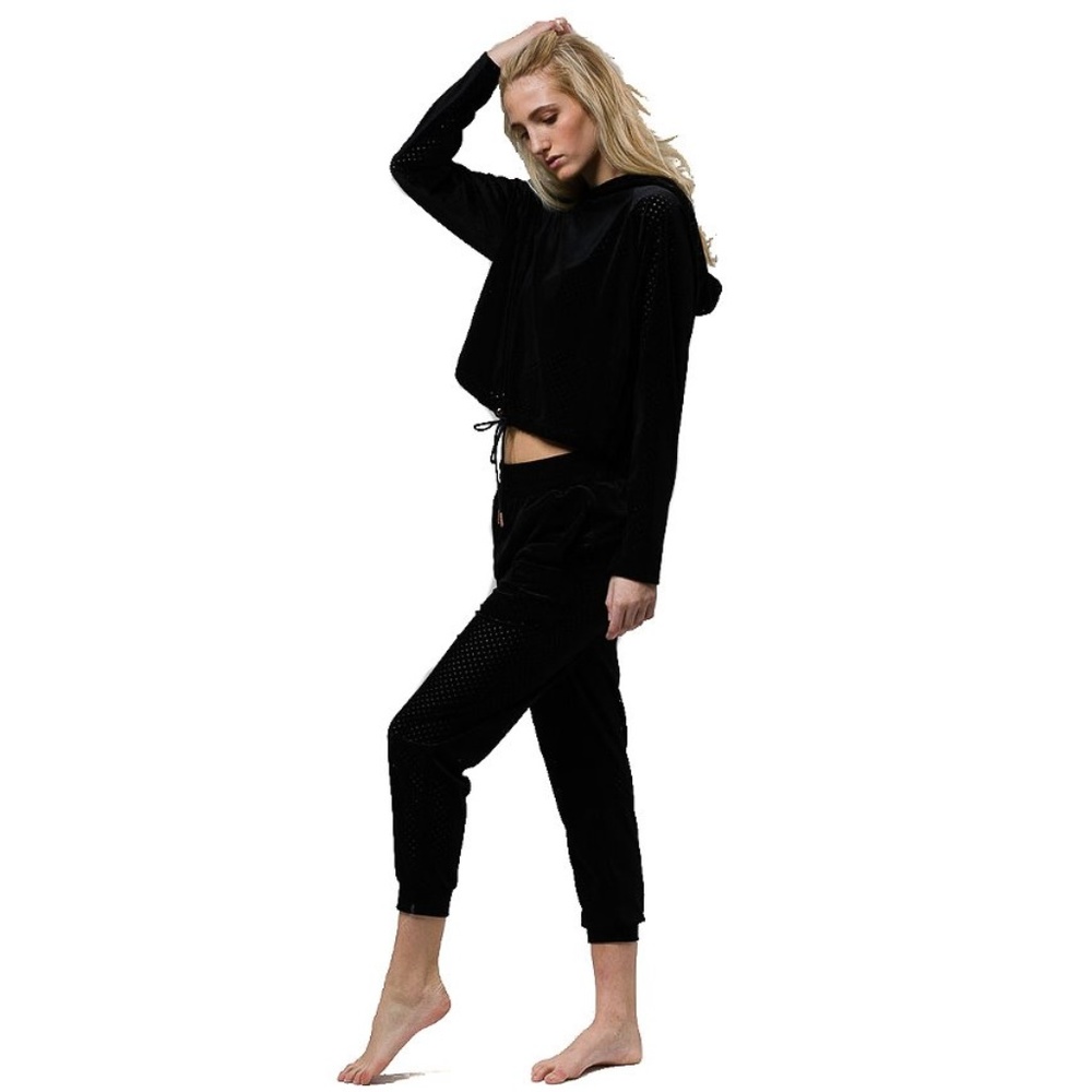onzie black pullover